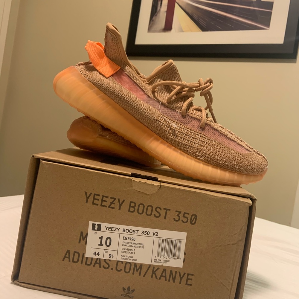 Adidas Yeezy clay color size 10 in men’s